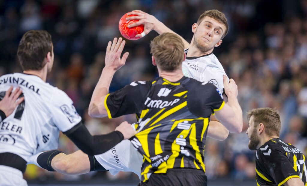 Thw Kiel Gewinnt Offensivspektakel Mit Insgesamt Toren Gegen Den Tvb