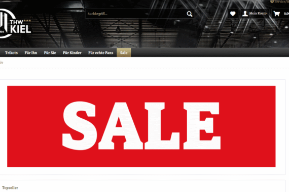 Screenshot der Webseite des THW Kiel Online-Shops mit einem großen roten Banner mit dem Wort SALE in fetten weißen Buchstaben in der Mitte der Seite.