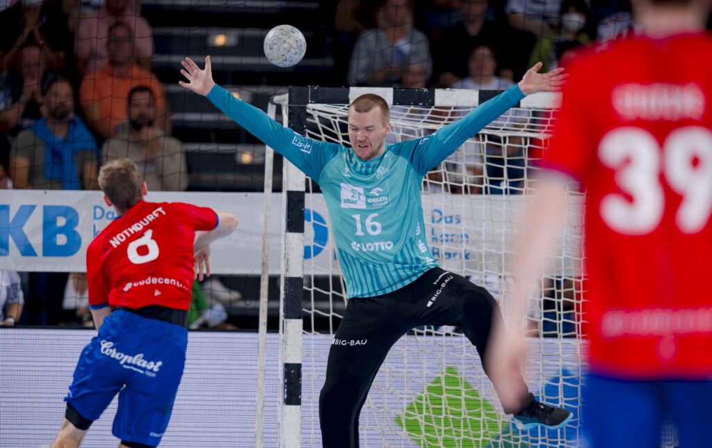 Wieder Viele Heimspiel-Tore: THW Kiel Feiert Deutlichen Erfolg Gegen ...