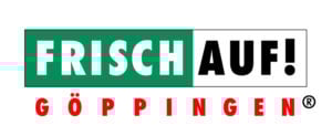 Logo mit FRISCH AUF! in fetten Buchstaben - FRISCH auf Grün, AUF! auf Weiß. Darunter GÖPPINGEN in roten Großbuchstaben mit Umlauten und einem eingetragenen Markensymbol. Perfekt für Fans, die THW Kiel Handball auswärts Tickets suchen.
